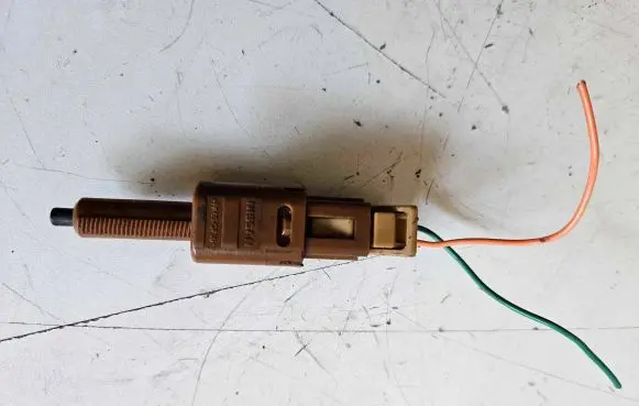 Nissan Leaf I (ZE0) Brake pedal sensor switch 14904MN