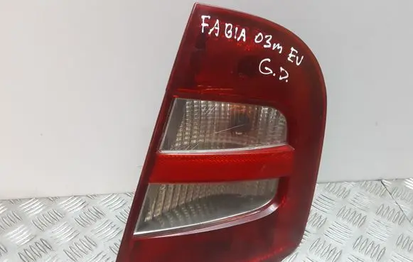 Skoda Fabia Mk1 (6Y) Rear/tail lights