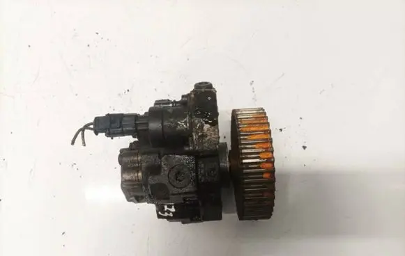 Renault Trafic II (X83) Fuel injection high pressure pump 7700104018d