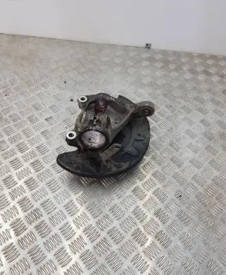 Volkswagen Tiguan Front wheel hub 5Q0407257B