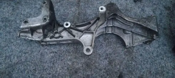 Volvo V70 Generator/alternator bracket 9180698