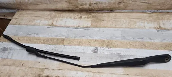 Volvo C30 Front wiper blade arm 8623160