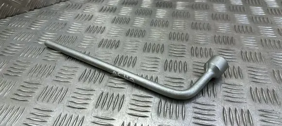 Lexus IS III XE30 Wheel nut wrench 