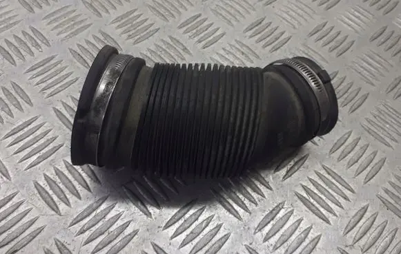 Opel Zafira B Air intake hose/pipe 55355563