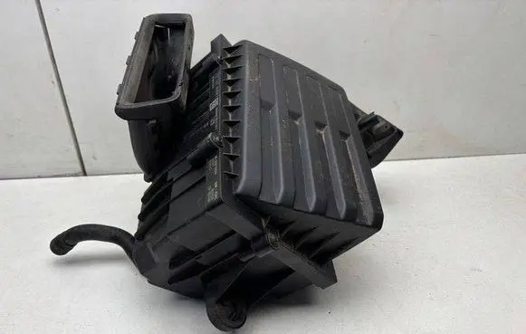 Seat Leon (5F) Air filter box 5Q0129607S 5Q0129601AA