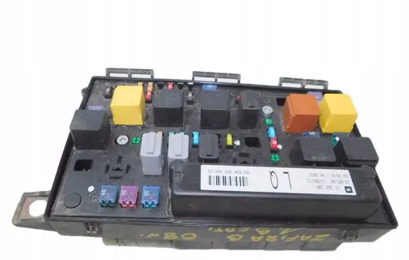 Opel Zafira B Fuse box set 13268306