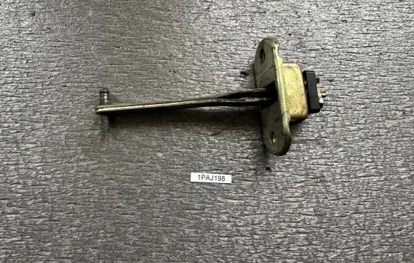 Mitsubishi Pajero Rear door check strap stopper MB257466