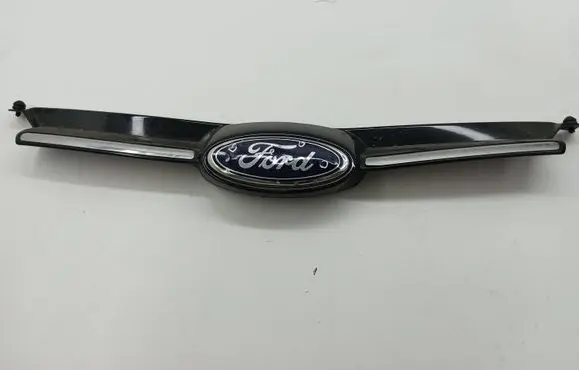 Ford Focus Front bumper upper radiator grill BM518A133CJ