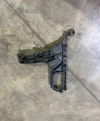 Audi Q7 4L Rear bumper mounting bracket 4L0807453A