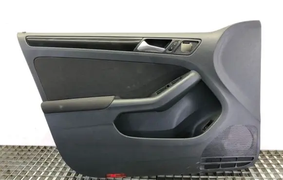 Volkswagen Jetta VI Front door card panel trim