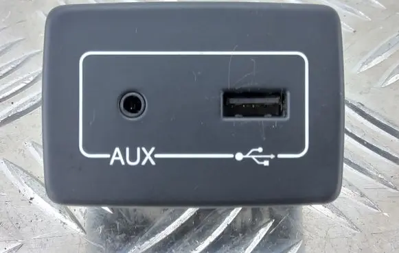 Fiat Ducato AUX in-socket connector 7100028340 FT73562726502545