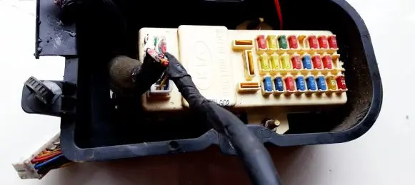 KIA Carnival Fuse box set AK5066A GQ2
