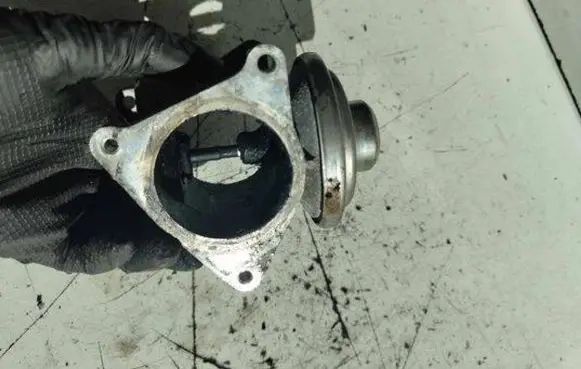 Volkswagen Golf V Throttle valve 038131501AN 258602029