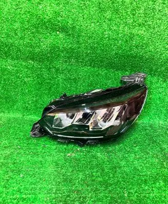 Peugeot 208 Headlight/headlamp 9833036380