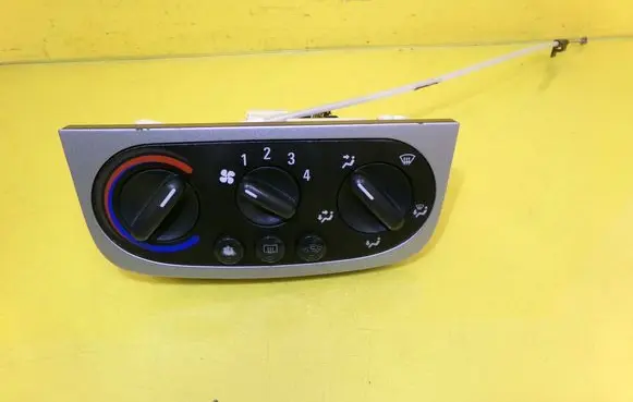 Opel Corsa C Climate control unit 0898556I207