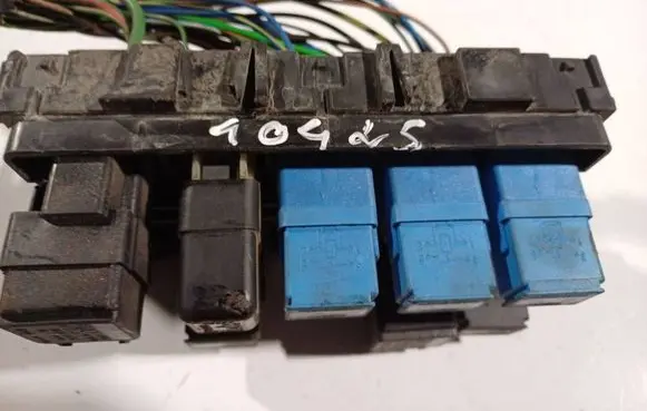 Nissan Almera Tino Fuse box set