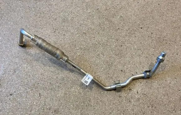 BMW 1 F40 Turbo turbocharger oiling pipe/hose 8629960