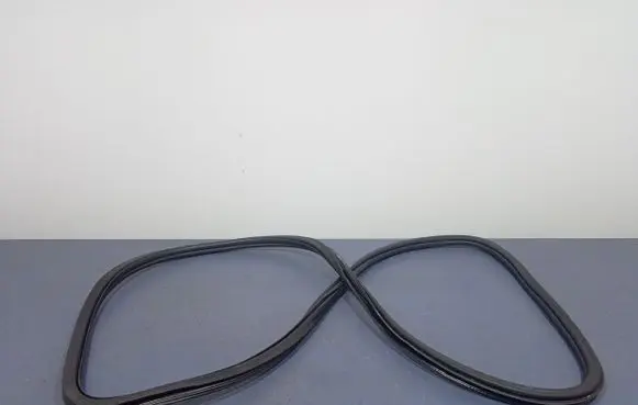 Volkswagen Jetta VI Front door rubber seal 5C6867912H