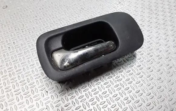 Honda CR-V Front door interior handle