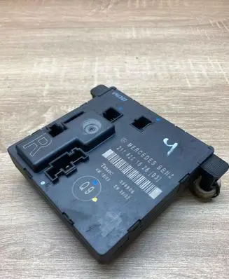 Mercedes-Benz E W211 Door control unit/module 2118201626 356806Used