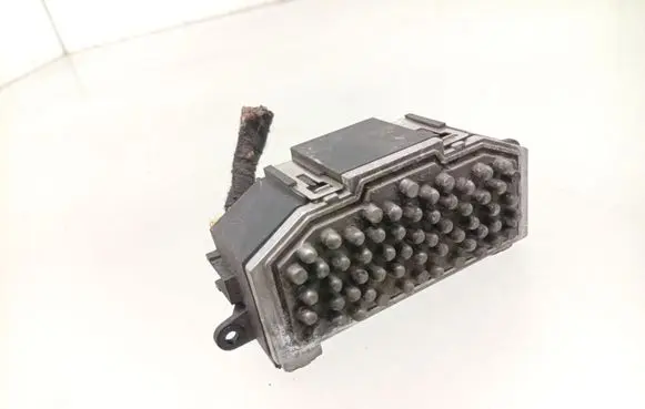 Volkswagen Touran I Heater blower motor/fan resistor 3C0907521