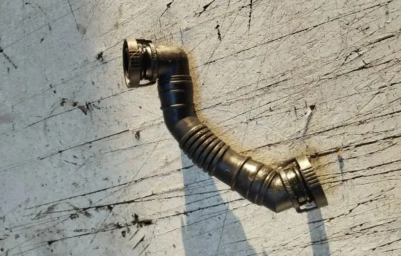 Audi A3 S3 8P Breather hose/pipe 03G103493D