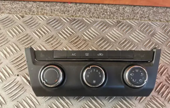 Skoda Octavia Mk3 (5E) Climate control unit 5E0820047D