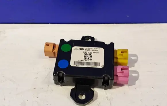 Jaguar XE USB control unit FW9319010BC