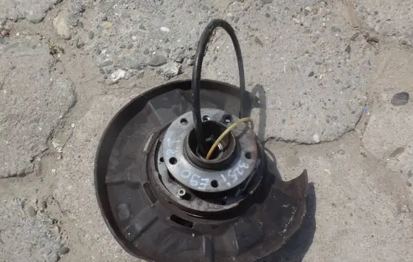 BMW 3 E90 E91 Stub axle