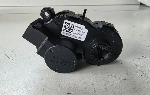 Nissan Juke II F16 A/C air flow flap actuator/motor T32096B