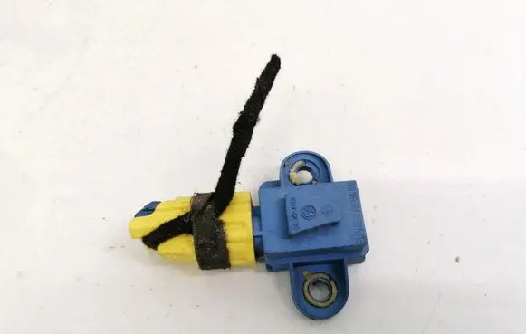 Volkswagen Golf V Airbag deployment crash/impact sensor 1K0955557A