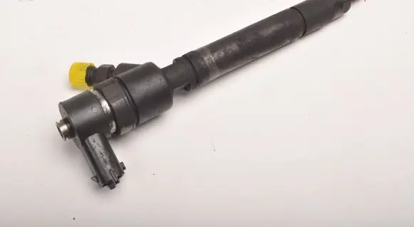 Volvo C70 Fuel injector 30750283