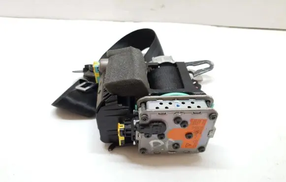 Audi A5 8T 8F Front seatbelt 8T8857706C