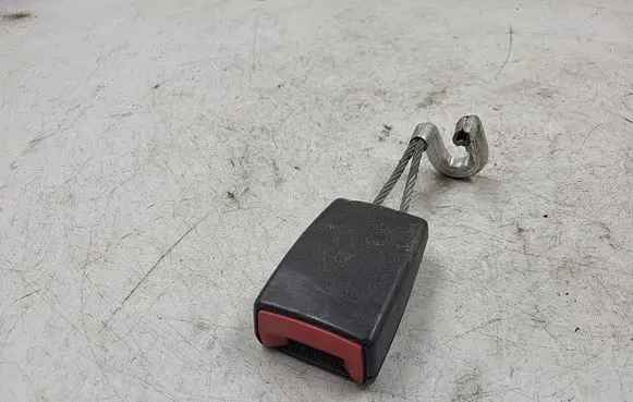 Audi A4 S4 B5 8D Rear seatbelt buckle 