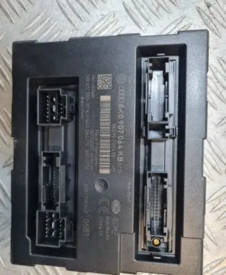 Audi A4 S4 B8 8K Comfort/convenience module 8K0907064KB