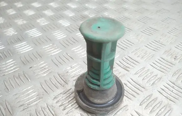 Renault Megane II Rear coil spring rubber mount 8200058283