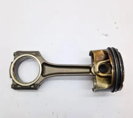 Maserati Ghibli Piston with connecting rod 86L134