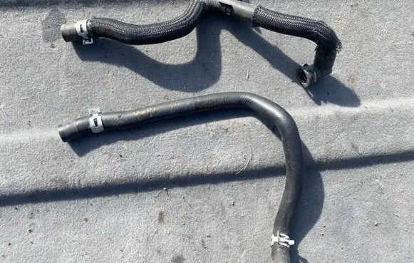 Toyota Yaris Engine coolant pipe/hose
