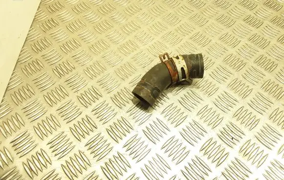 Engine coolant pipe/hose