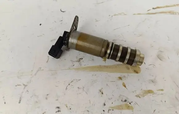 BMW X5 E70 Camshaft vanos timing valve 7585776