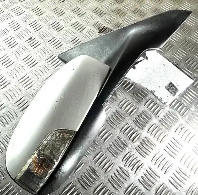 Front door electric wing mirror