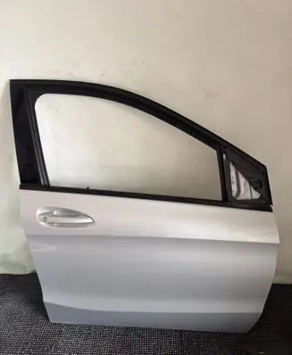 Mercedes-Benz B W246 W242 Front door 761