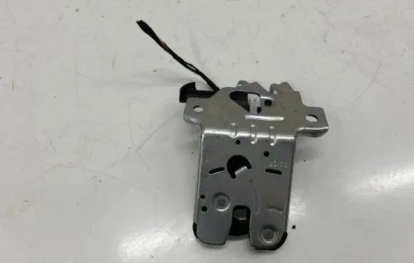 Audi A3 8Y Tailgate/trunk/boot lock/catch/latch 8W9827505C