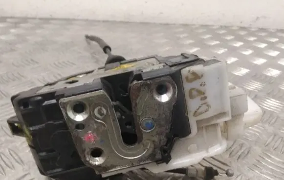 KIA Ceed Front door lock