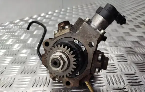Nissan Qashqai Fuel injection high pressure pump 8200690744 0445010170 7462716