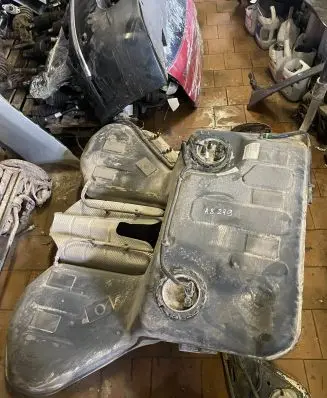 Audi A8 S8 D3 4E Fuel tank 4e0201021m