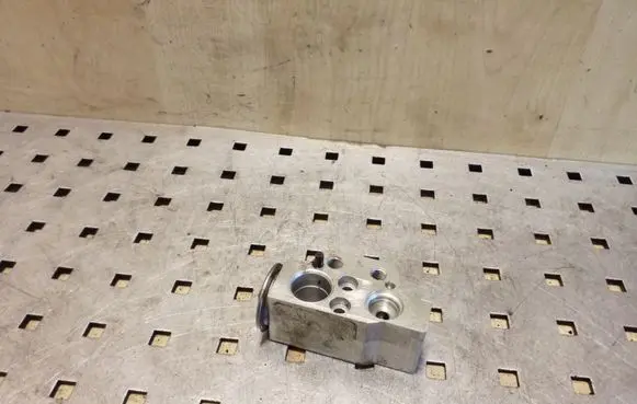 Skoda Fabia Mk2 (5J) Air conditioning (A/C) expansion valve 