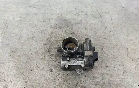 Citroen C4 I Throttle body valve 9647925480