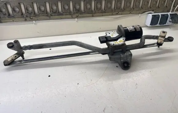 Volkswagen Multivan T5 Front wiper linkage and motor 7E1955113 443122351017 A2B0785