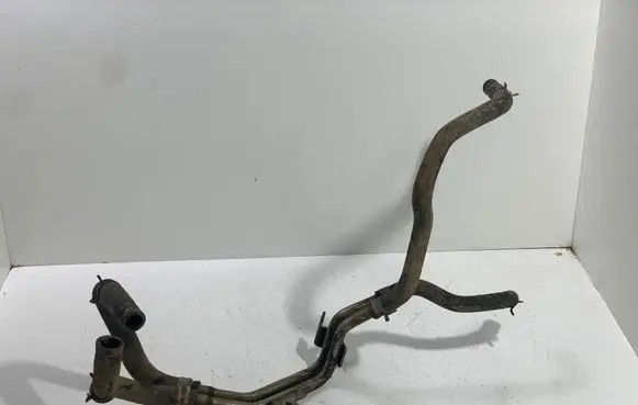 Engine coolant pipe/hose